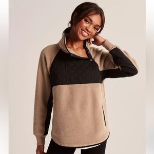 Abercrombie and Fitch Asymmetrical Snap Up Fleece. Size XXS